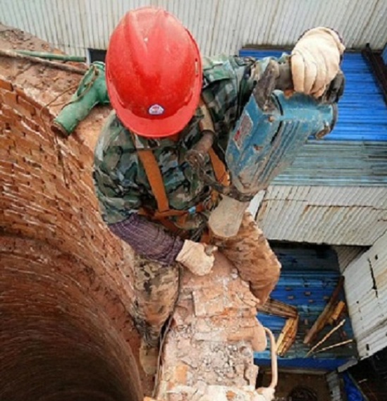 郑州烟囱拆除公司:技术领先,实力雄厚